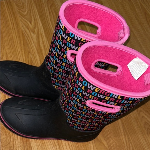 Joe Fresh Vibrant Pink Interior - Picture 6 of 8